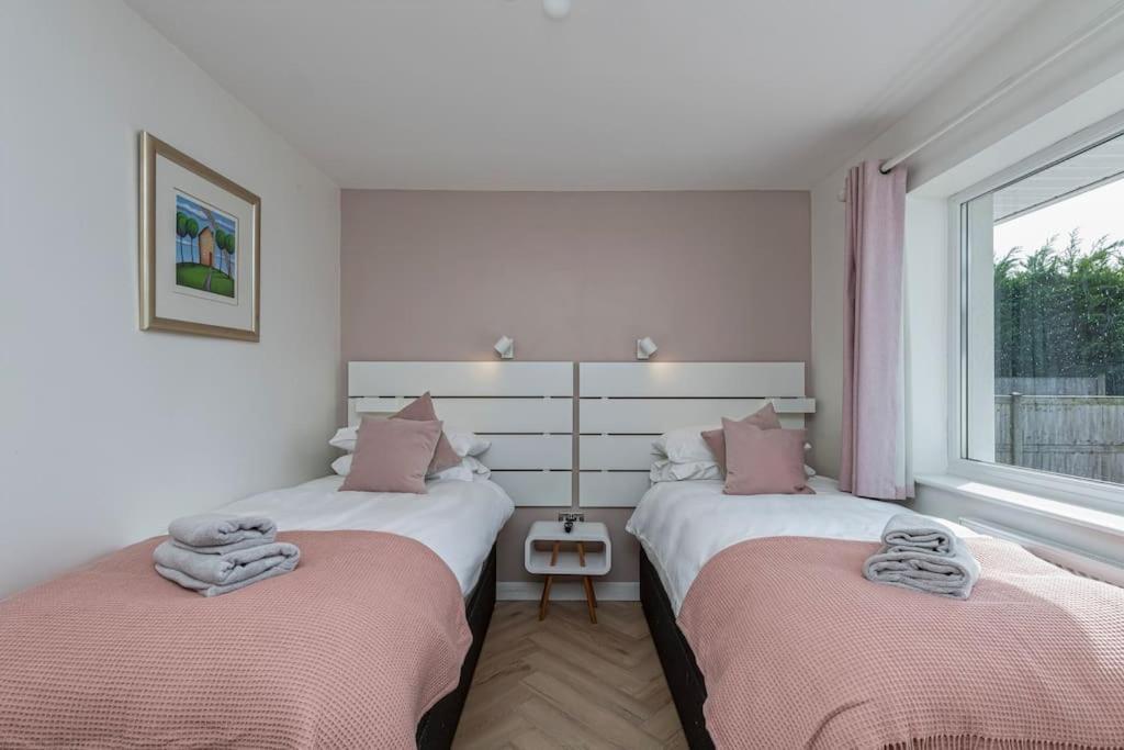 Family-Friendly Retreat Between Beach & Mountains Tremadog Exterior photo